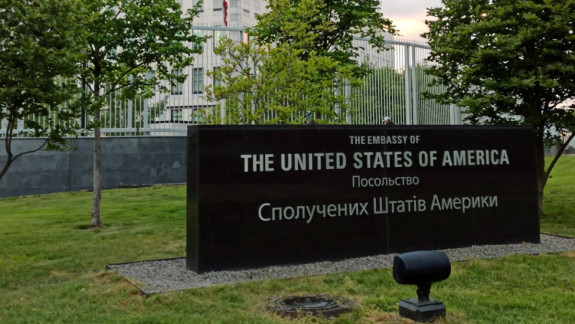 Ambasada SUA îndeamnă cetățenii americani să părăsească Ucraina: „Rusia își intensifică eforturile de a lansa lovituri asupra infrastructurii civile”
