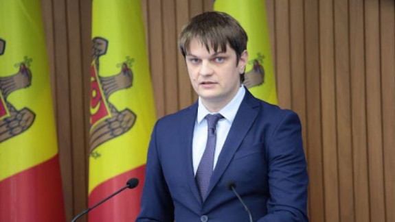 Andrei Spînu i-a cerut Agenției Naționale Transport Auto să verifice prețurile la biletele vândute în autogări, în contextul ieftinirii motorinei