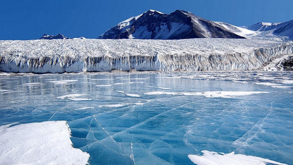 Antarctica: Suprafața acoperită cu gheață se micșorează. Cel mai scăzut indicator din perioada măsurărilor