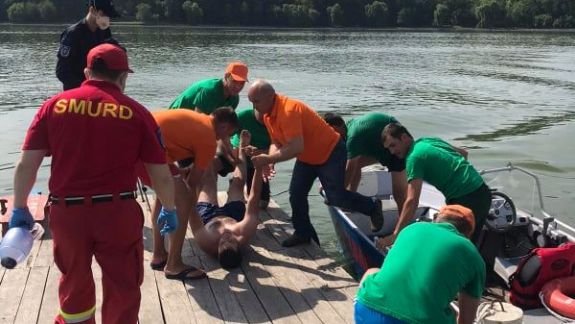 Au simulat un caz de înec pentru a demonstra cum se salvează corect o persoană în asemenea situație. IGSU a dat start unei campanii informative (VIDEO)