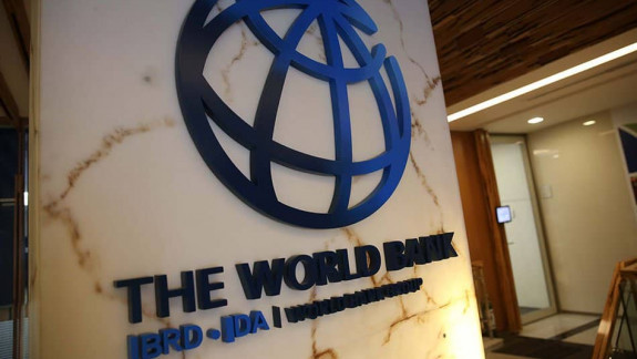 Banca Mondială: Majorările ratelor dobânzilor ar putea declanșa o recesiune globală în 2023