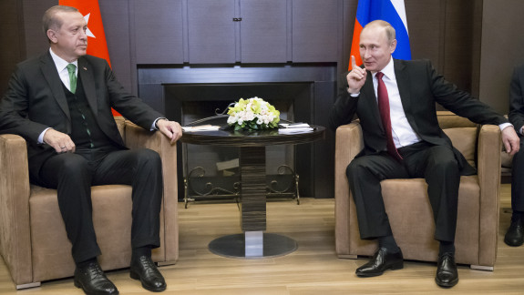 Cadoul lui Putin pentru Erdogan: O companie rusă anunță că va transfera miliarde de dolari pentru construcția unei centrale nucleare în Turcia