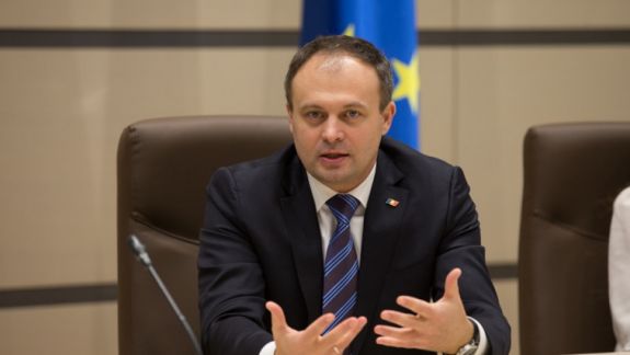 Candu susține că-i va acționa în judecată pe cei care distribuie falsuri despre deputații ce au părăsit PD. „Echipa crește și va crește în continuare, resemnați-vă”