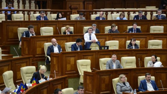 Ceartă în opoziție, după ce PAS a propus ca părinții bugetari să fie plătiți pe durata vacanței forțate a copiilor. Ciobanu: Ați copiat de la PSD (FOCUS)