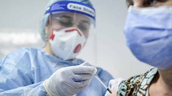 CESP Chișinău: Câteva echipe de medici vor merge prin școli pentru a le oferi posibilitatea profesorilor să se vaccineze la locul de muncă