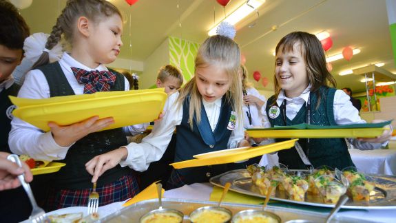 Chicu insistă pe alimentarea gratuită a elevilor din ciclul gimnazial:  „Hrana trebuie să fie sănătoasă, echilibrată și variată”