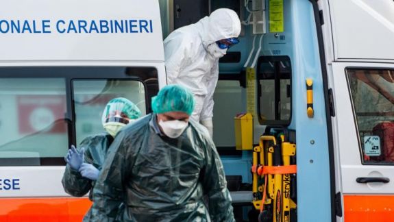 CNAMUP reacționează la imaginile cu echipamentul din dotarea unei ambulanțe: „Măștile sunt autorizate și conforme regulamentelor impuse de ANSP”