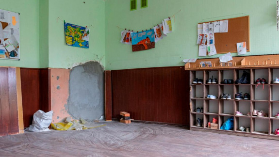 CNN: În Ucraina a început construirea de noi buncăre, nu pentru soldații de pe front, ci pentru elevii din școli