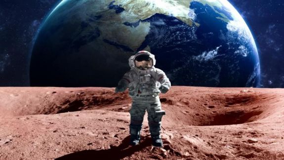 Compania lui Musk va realiza modulul lunar pe care NASA îl va folosi să repună un om pe Lună