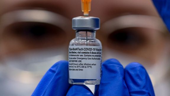 Cu scuzele de rigoare: Un indian a furat 1.700 de doze de vaccin anti-COVID, dar a lăsat în urma sa un bilețel cu regrete