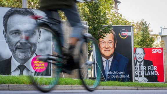 Cursa pentru conducerea Germaniei devine tot mai strânsă înainte de ziua alegerilor. Ce arată cel mai nou sondaj