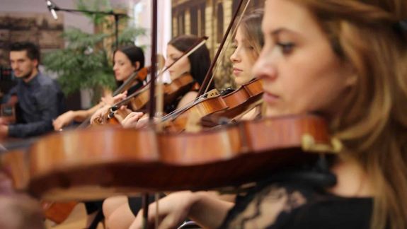 Ziua Internațională a Viorii. Curiozități despre „regina instrumentelor muzicale” și o piesă în interpretarea celui mai rapid violonist din lume (VIDEO)