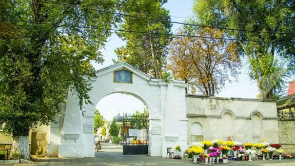 Decis! Cimitirele din Chișinău vor fi închise de Blajini