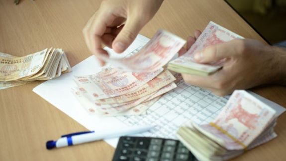 DECIS: Moldovenii vor putea solicita online reexaminarea pensiei pentru limita de vârstă