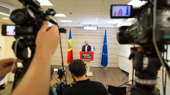 Deputații Pro Moldova vor participa la ședința Parlamentului, deși Candu spune că Legislativul urma să intre în carantină