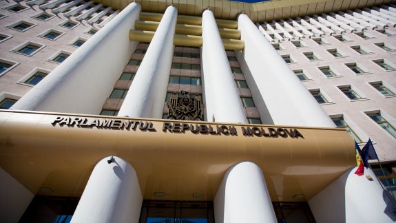 Deputații PSRM, ai Partidului Șor și câțiva ex-democrați s-au întâlnit la discuții. Vor elabora o foaie de parcurs privind organizarea anticipatelor