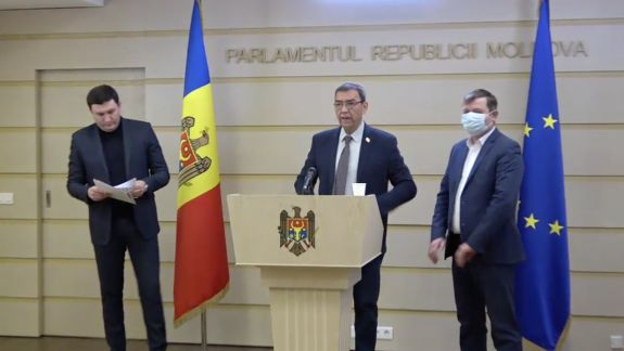 Deputații PSRM se apără și spun că proiectele de legi votate aproape de miezul nopții „nu vor lăsa țara în haos”