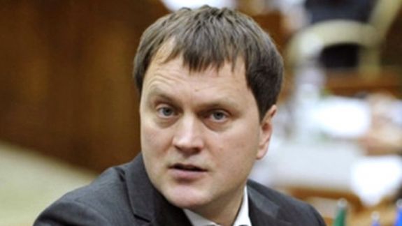 Agache, atac dur la democrați: Sunt un transfug cu experiență, dar am refuzat plicurile voastre, fiind abordat prin rude (VIDEO)