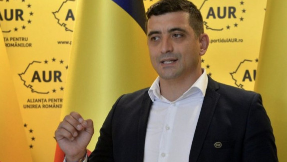 Deputatul român George Simion a fost întors de pe Aeroportul Internațional Chișinău. Are interdicție de a intra în țară până în 2024