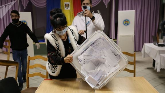 Dezinfectare odată la fiecare trei ore și aerisire frecventă. Regulile CNESP pentru alegători și funcționarii electorali, pe 11 iulie