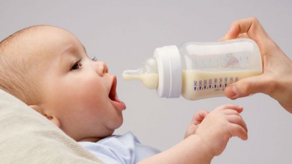 DOC. Socialiștii vor să dea lapte praf din partea statului pentru bebelușii care nu primesc lapte matern