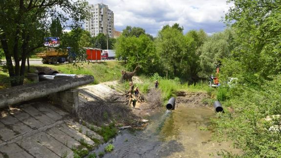 Doi kilometri din albia râului Bâc vor fi curățați: „Costul total al proiectului e de aproape 3,5 milioane de lei” (FOTO)