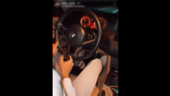 Doi tineri au închiriat un BMW și au publicat pe TikTok un filmuleţ în care împuşcă din maşină. Ce spune poliția (VIDEO)