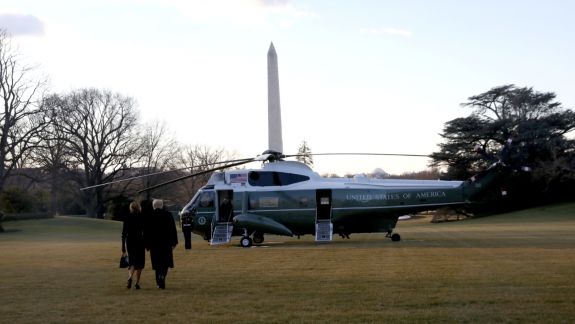 Donald Trump a părăsit Casa Albă, cu câteva ore înainte de finalul mandatului său (VIDEO)