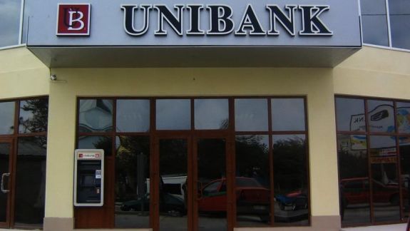 Dosarul „fraudei bancare”: Fostul administrator special al Unibank a fost plasat în arest preventiv
