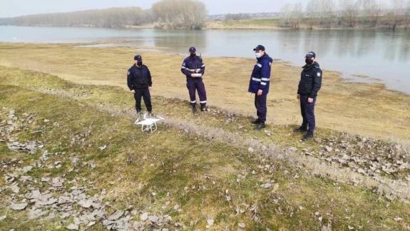 După 11 zile de căutări, minora de 12 ani, care s-a prăbușit sub gheața râului Nistru, încă nu a fost găsită. „În teren va fi folosită drona”