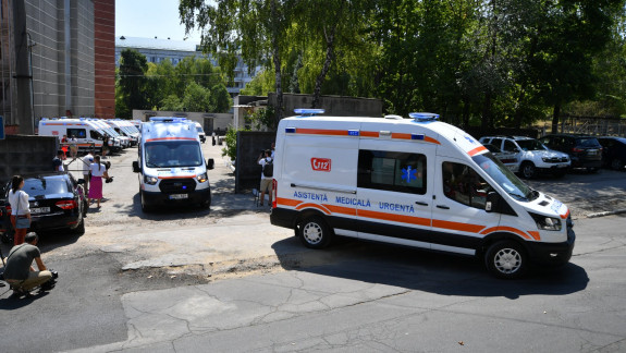 Echipele de asistență medicală urgentă din țară vor beneficia de 30 de ambulanțe noi