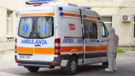 Echipele de pe Ambulanță, echipate cu teste rapide la COVID-19. Câte persoane au fost testate