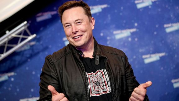 Elon Musk l-a depășit pe Jeff Bezos și a devenit cel mai bogat om al planetei