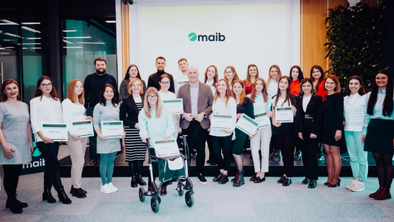 Entuziasm, depășirea limitelor și proiecte inovative: rezultatele primei ediții a programului maib de internship „Stagii de practică cu remunerare” (VIDEO)