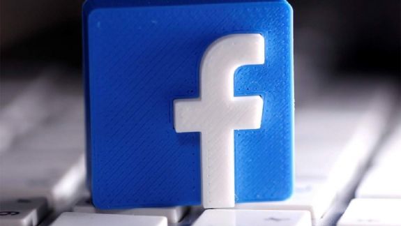 Facebook intră pe „piața religiilor”. Platforma socială implementează un sistem de rugăciuni online