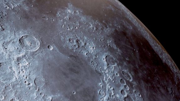 Fenomen ciudat, descoperit de cercetători: Luna ruginește. Ce explicație au oamenii de știință