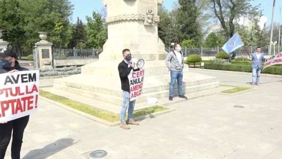 Flashmob pe timp de pandemie: Participanții cer anularea amenzilor aplicate în perioada stării de urgență