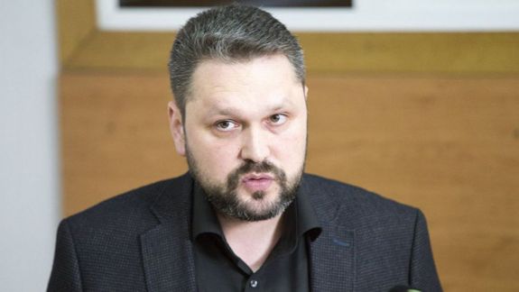 Fostul șef CNA, Bogdan Zumbreanu, merge în judecată cu decizia Parlamentului prin care a fost demis în 2019