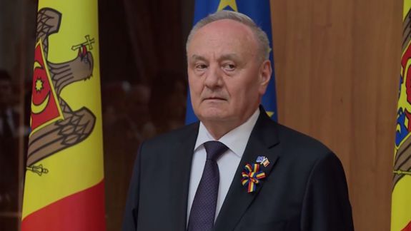 FOTO. Nicolae Timofti a primit Ordinul Național „Steaua României” semnat de președintele României, Klaus Iohanis