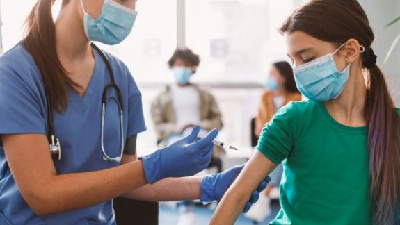 Franța: Începe vaccinarea anti-COVID-19 în rândul copiilor de 5 - 11 ani