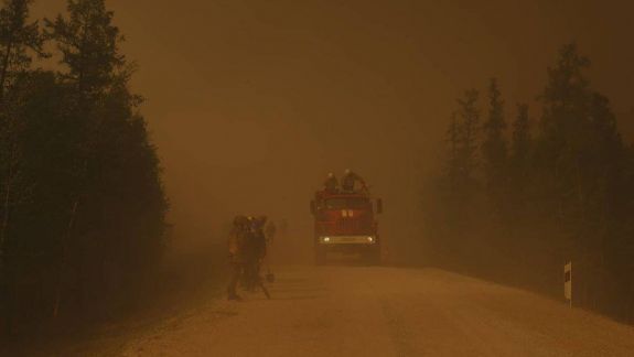 Fumul degajat de incendiile de vegetație din Siberia a ajuns până la Polul Nord