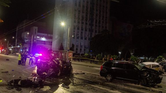 Grav accident rutier în centrul capitalei: Două persoane au decedat, iar altele patru au ajuns la spital