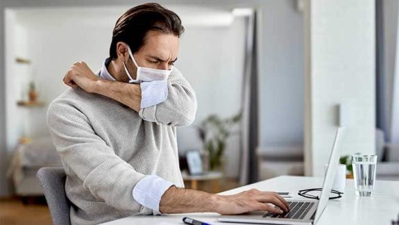 Gripa a revenit în Europa și aduce amenințarea unei „duble pandemie” 