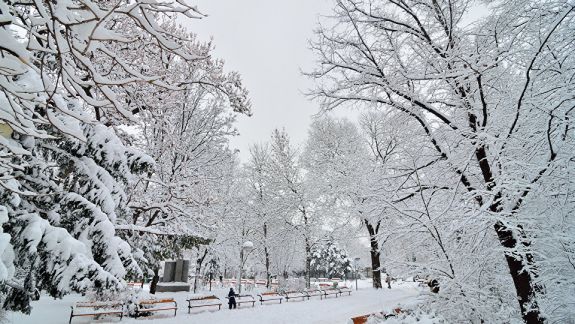 Iarnă, demnă de istorie. Grecia și Turcia au parte de zăpadă abundentă, iar Moscova își revine după o „ninsoare apocaliptică”