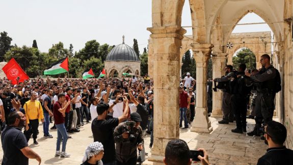 Ierusalim: Noi ciocniri între palestinieni şi poliţiştii israelieni pe Esplanada Moscheilor după marea rugăciune musulmană 