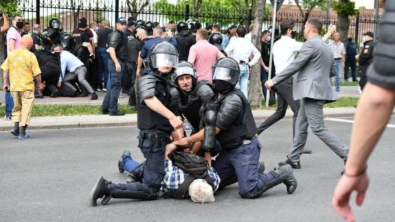 IGP, despre altercațiile dintre polițiști și veterani: „Oamenii legii nu au aplicat forța fizică asupra protestatarilor”