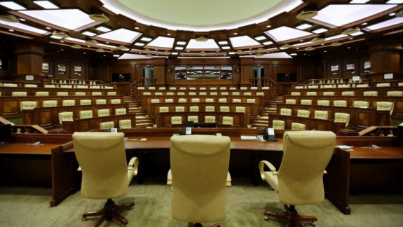 În perioada 26 august – 8 septembrie, Parlamentul se va convoca în sesiune extraordinară. Subiectele de pe ordinea de zi