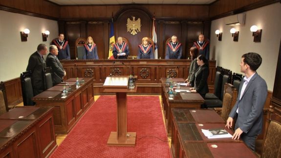 Judecătorii Curții Constituționale au sesizat Procuratura Generală