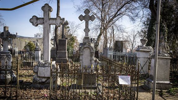 La fiecare mormânt nu mai mult de opt persoane. Locuitorii municipiului Edineț vor avea acces în cimitire, de Blajini