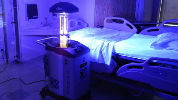 Lămpile de dezinfectare, tot mai solicitate în această perioadă. „Dacă vă expuneți pielea prea mult, poate duce la cancer”